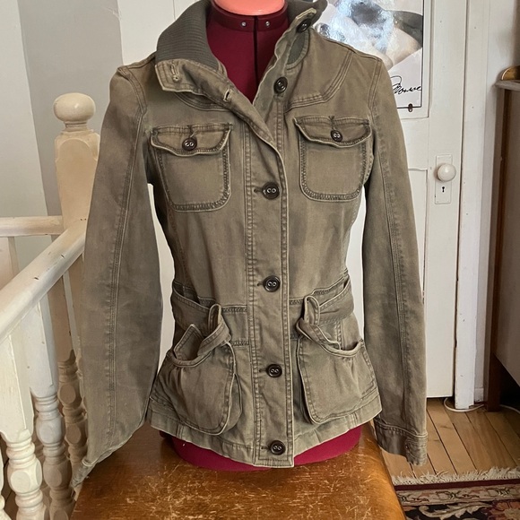 Structured Army Green Belted Utility Jacket – Fitted, Cotton/Spandex Blend - Picture 4 of 10